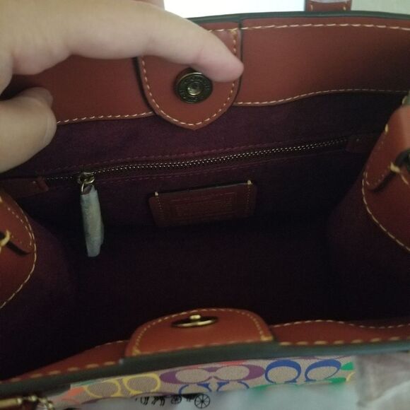 New Coach Rainbow Crossbody - Picture 6 of 7